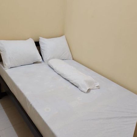 Oyo 91209 Arjuna Residence Syariah Sby Surabaya Exteriör bild