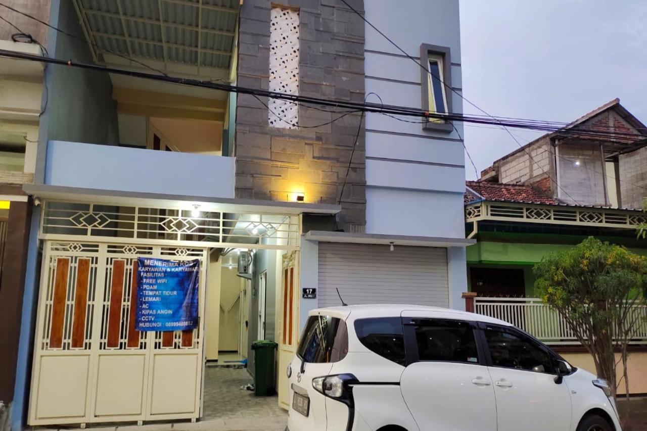 Oyo 91209 Arjuna Residence Syariah Sby Surabaya Exteriör bild